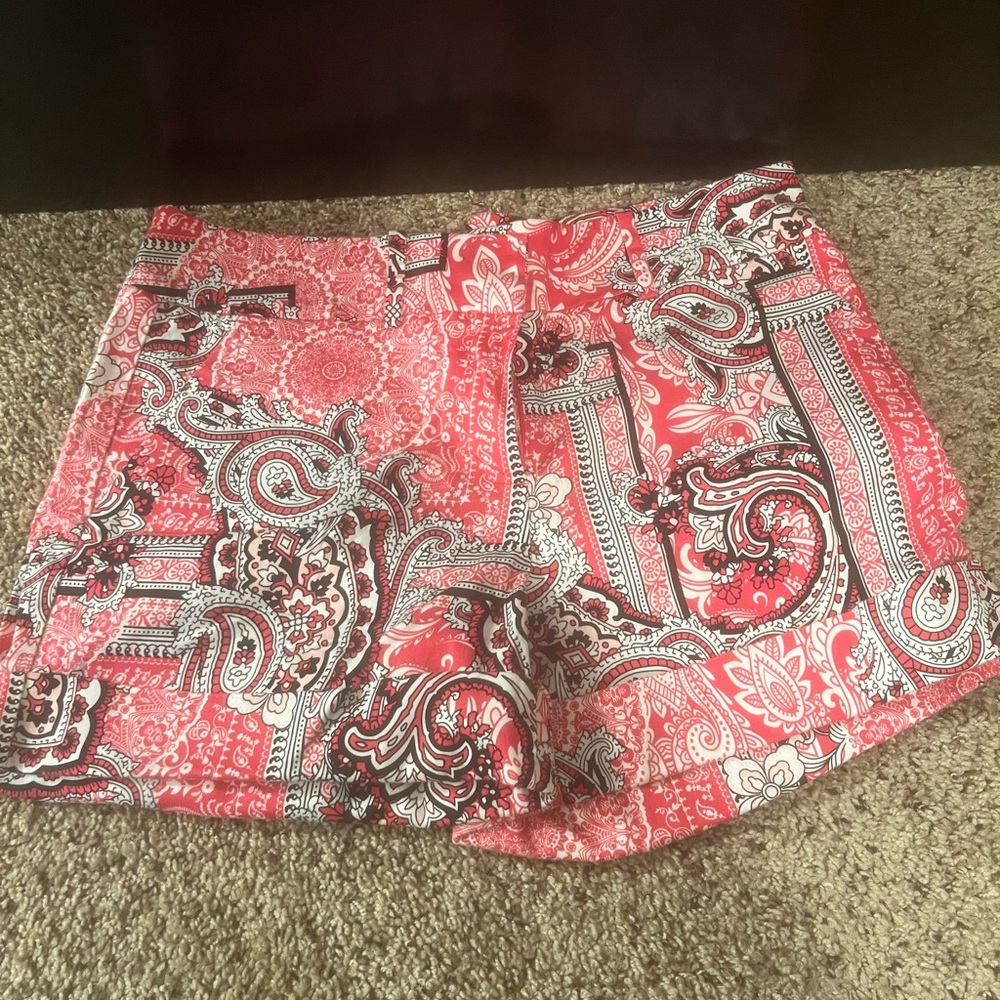New York & Company Coral Paisley High-Waist Shorts